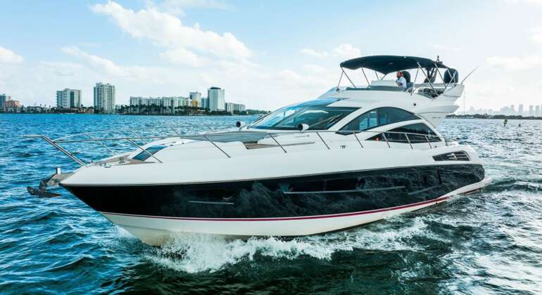 75′ New Luxurious Sunseeker Fly Bridge